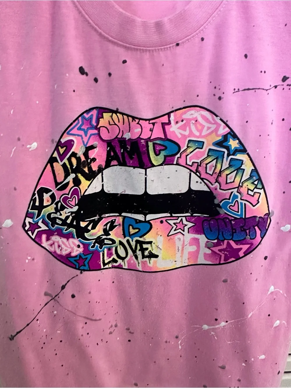 Firehouse Girl's Hot Pink Cropped Graffiti Lips Graphic T-Shirt - Size Small
